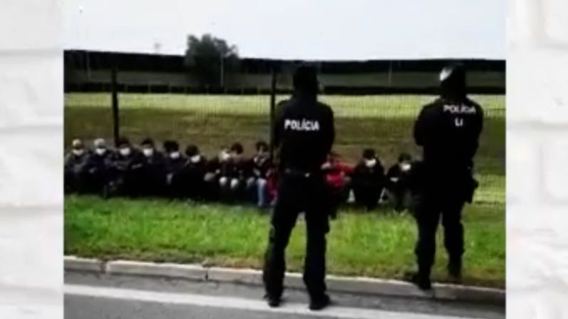 Auto s 28 migranty mířilo přes Slovensko k české hranici. Zastavilo až po střelbě